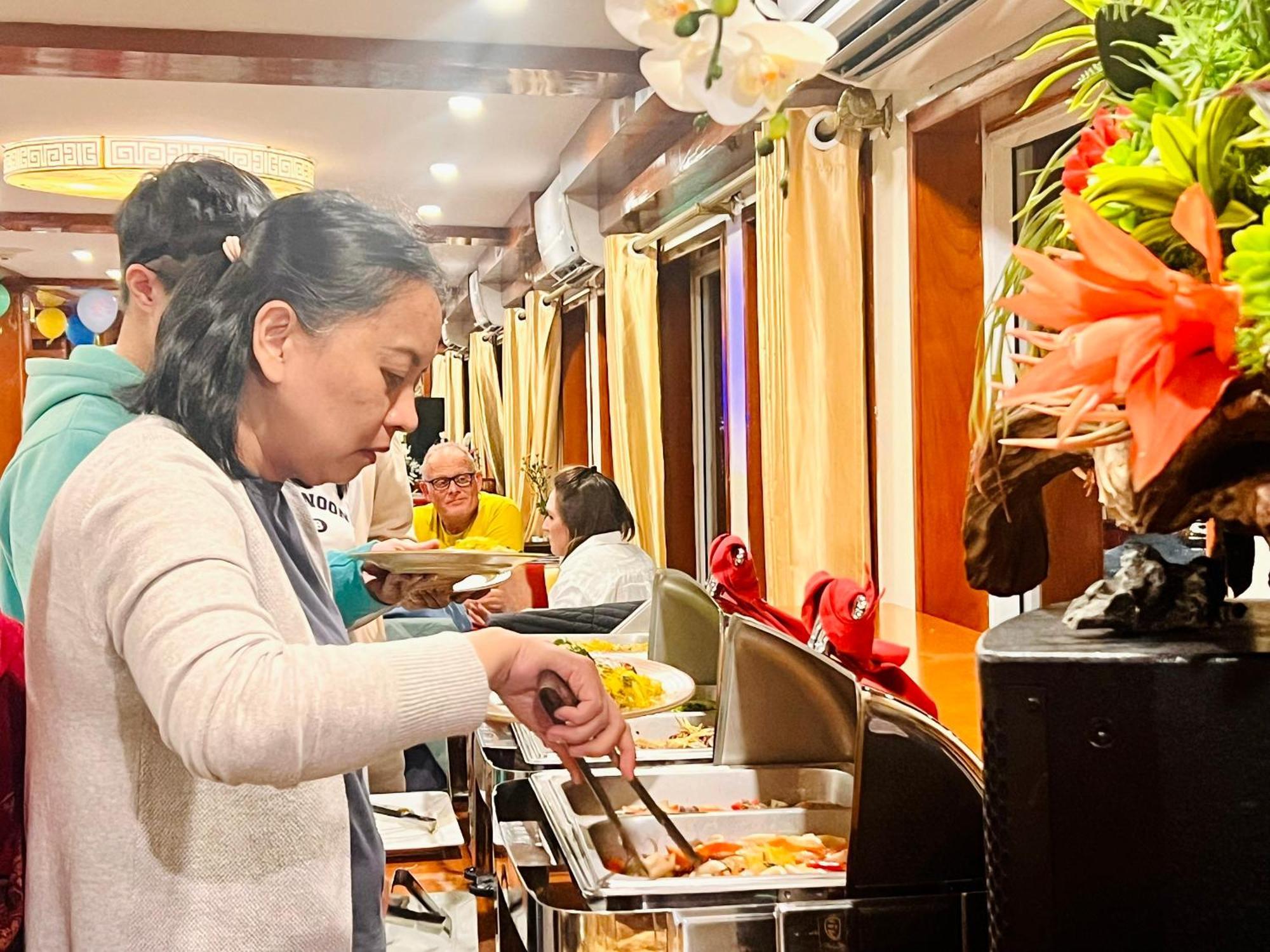 Dragon Crown Legend Cruise Hotell Ha Long Eksteriør bilde