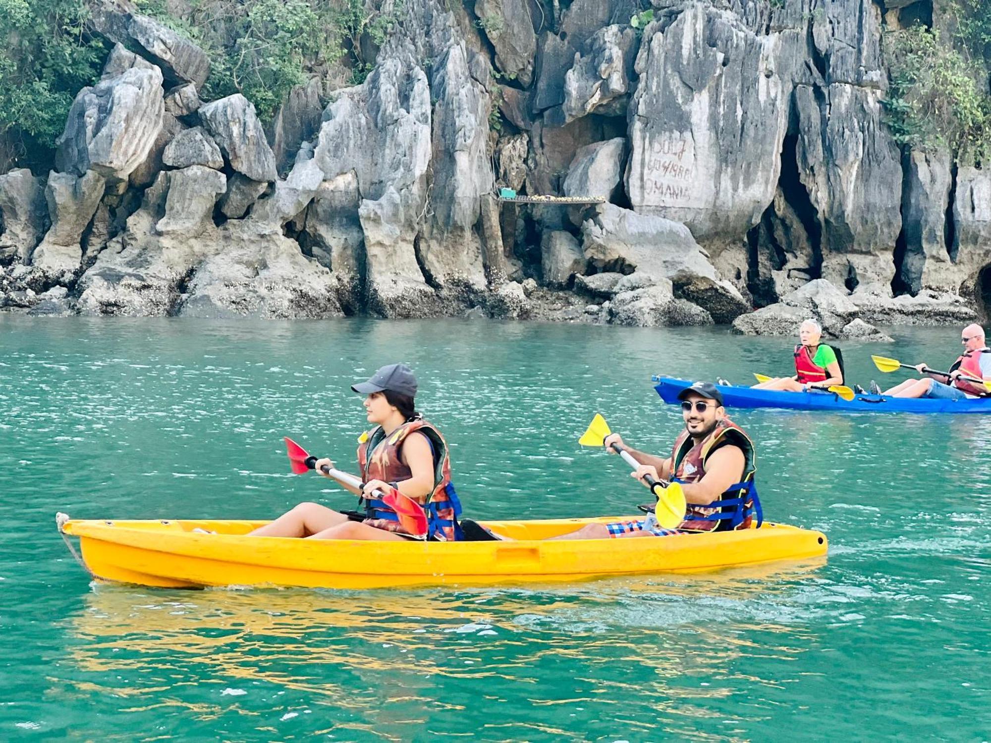 Dragon Crown Legend Cruise Hotell Ha Long Eksteriør bilde