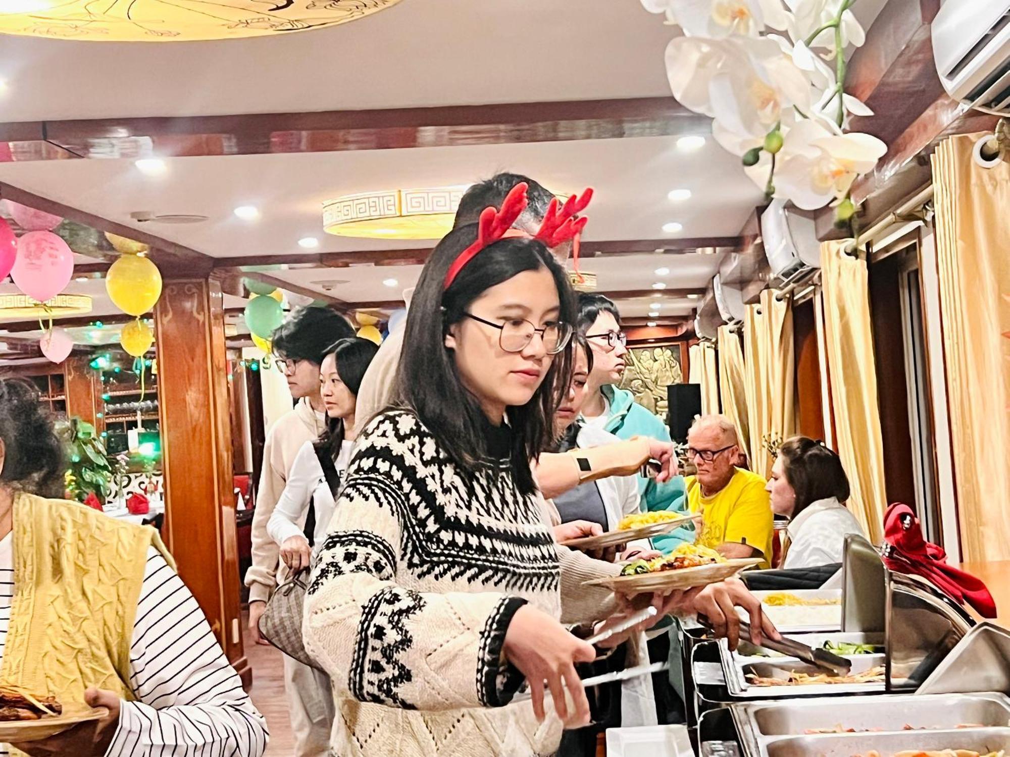 Dragon Crown Legend Cruise Hotell Ha Long Eksteriør bilde