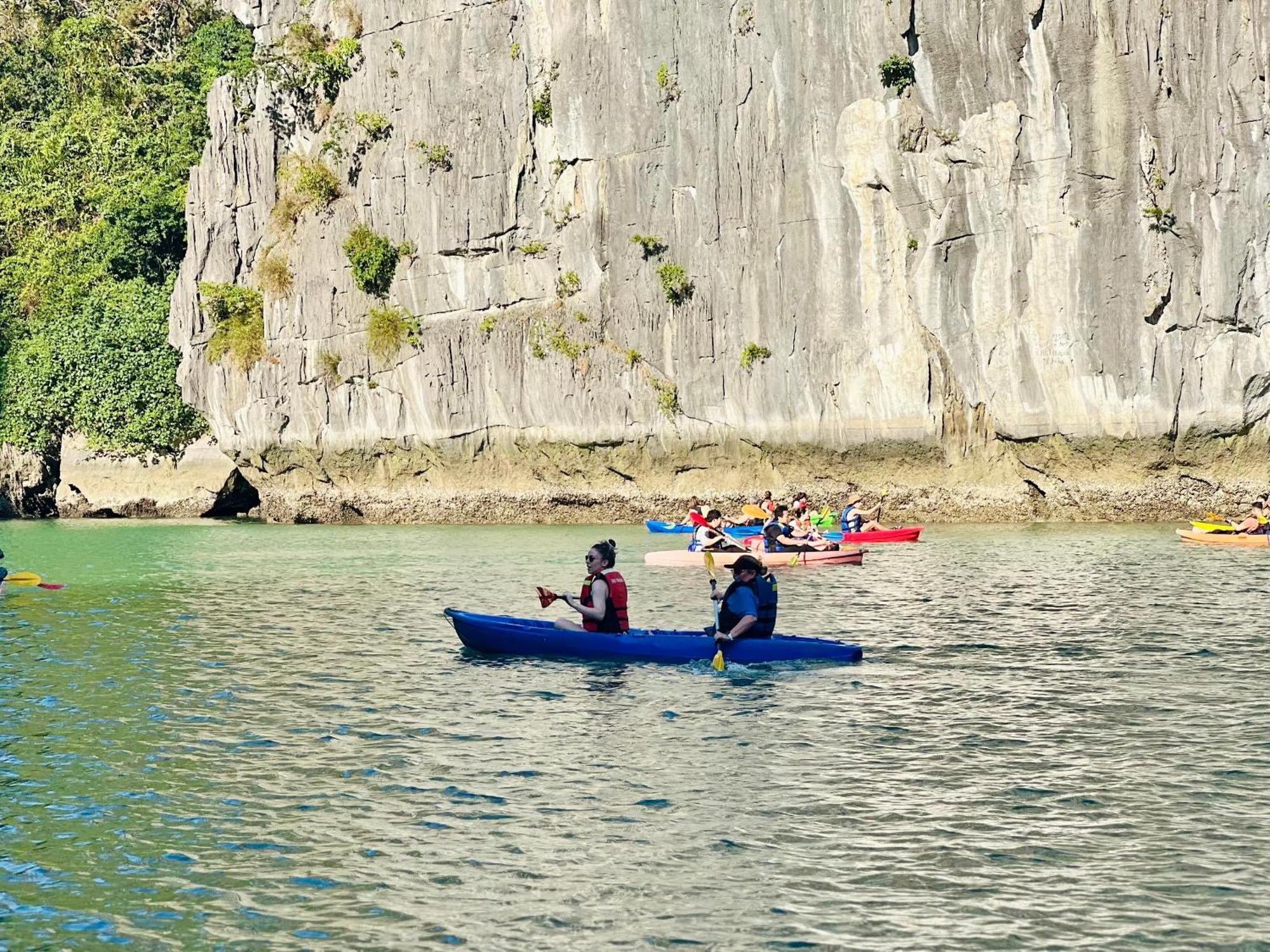 Dragon Crown Legend Cruise Hotell Ha Long Eksteriør bilde
