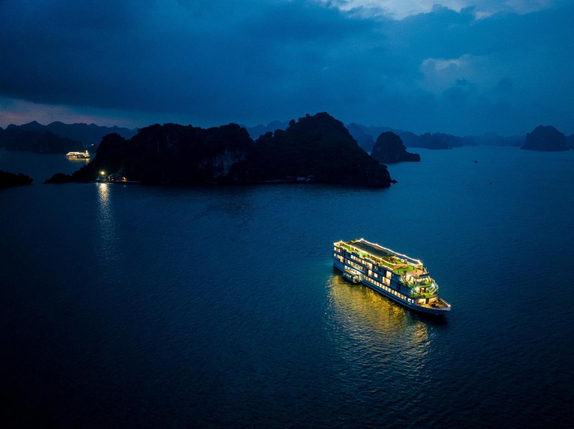 Dragon Crown Legend Cruise Hotell Ha Long Eksteriør bilde