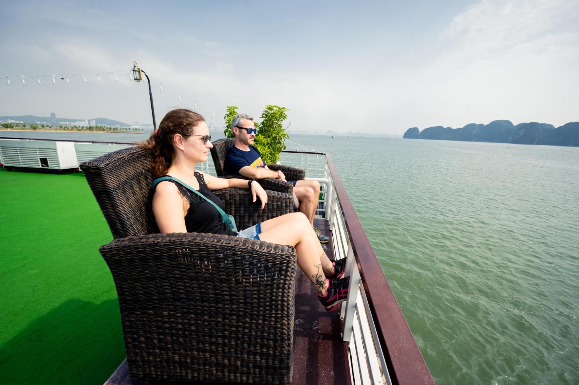 Dragon Crown Legend Cruise Hotell Ha Long Eksteriør bilde